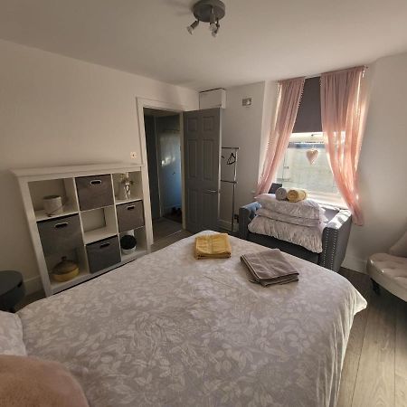 Entire Apartment With Sun Filled Private Garden Margate Eksteriør bilde